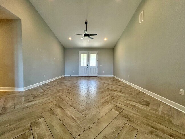 Foto del edificio - 1027 Campbell Ave