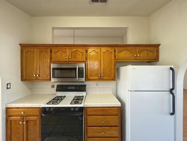 Building Photo - 10411 San Gregorio Dr NW