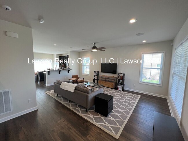 Foto del edificio - Upscale and Spacious Daleville Townhome