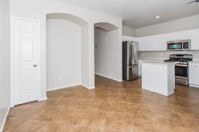 Foto del edificio - 7423 S Clarita Cavern St