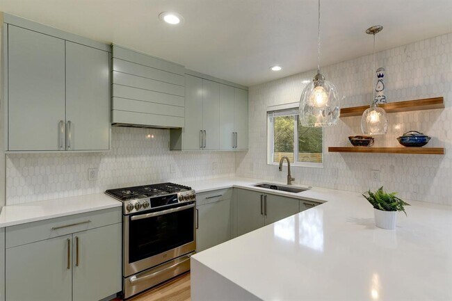 Foto del edificio - 300 Lightsey Rd