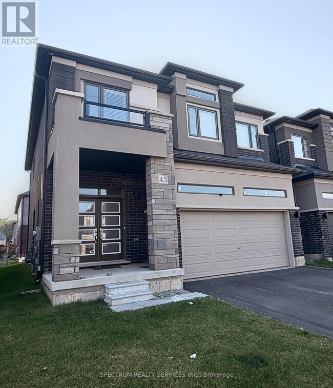 Photo du bâtiment - 45 Dennis Ave