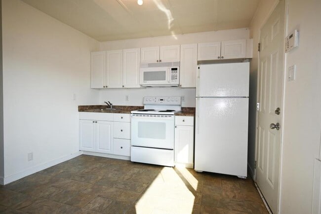 Photo du bâtiment - 1 bedroom in Prince George BC V2M 3K9