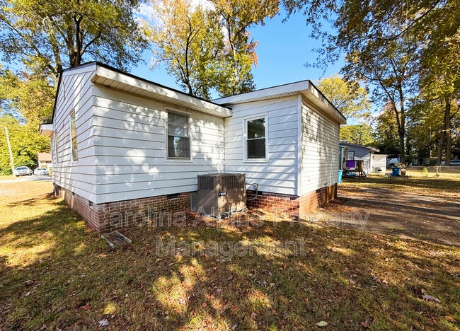 Building Photo - 409 S Merritt Ave