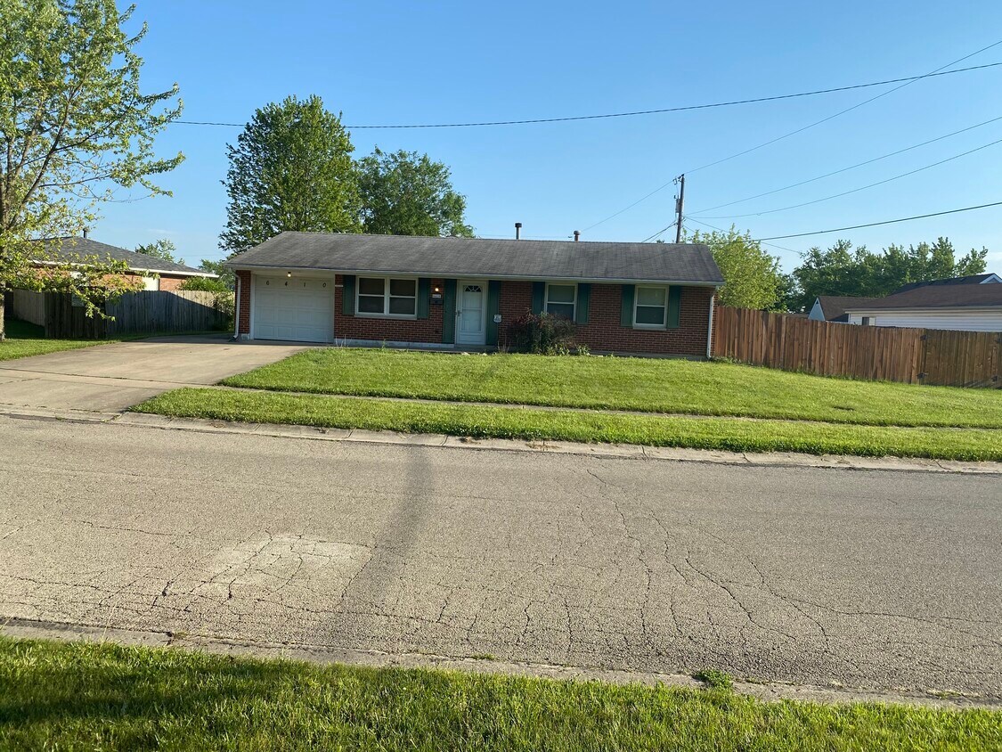 6410 Stonehurst Drive, Huber Heights, OH 45424 House Rental in Huber