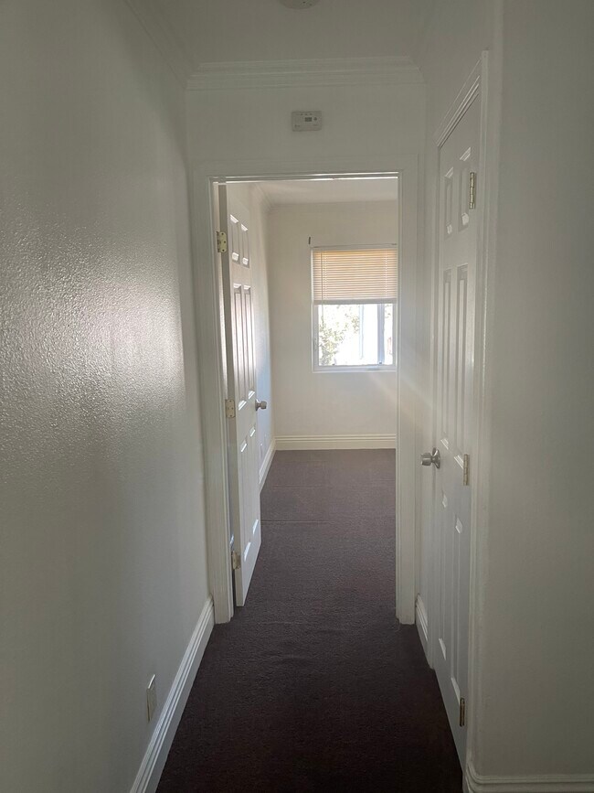 Master bedroom - 8461 S Halldale Ave