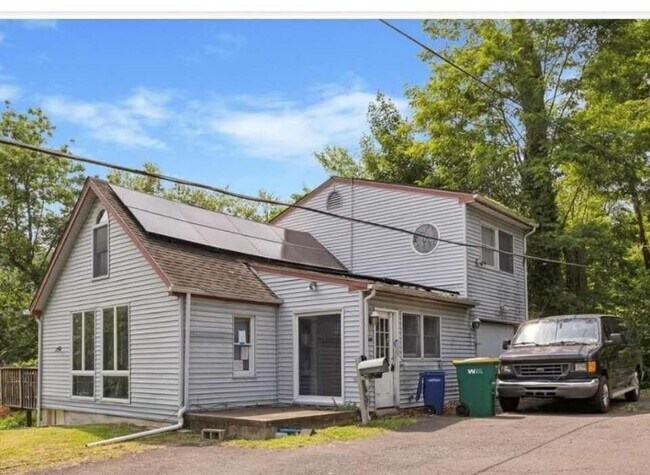 Foto del edificio - 260 Wisteria Ave