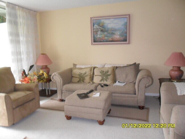 Building Photo - 9420 S Hollybrook Lake Dr