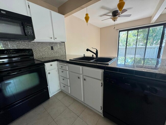 Foto del edificio - 206 Compton Cir