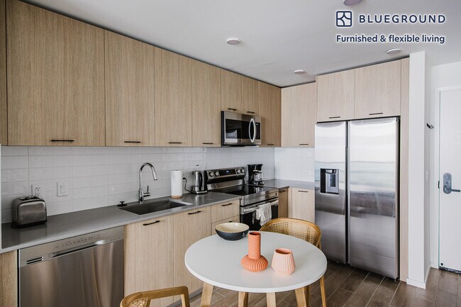 Foto del edificio - 3811 Shipping Ave