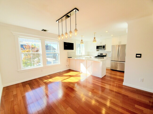 Building Photo - 1052 Hull Ln