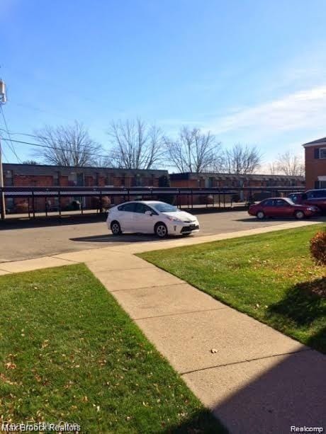 Building Photo - 2405 Torquay Ave