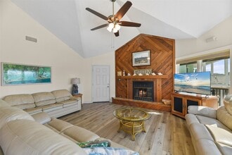 Building Photo - 22101 Guadalupe Dr