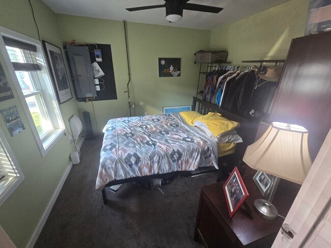 down stairs bedroom - 5408 Main St