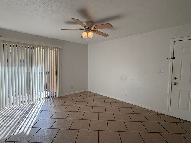 Foto del edificio - 1/1 Condo for Rent in Fort Myers