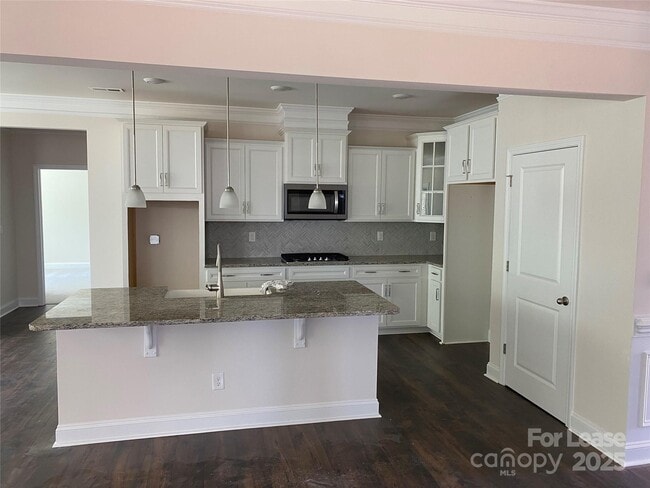Building Photo - 1076 Thoroughbred Dr.
