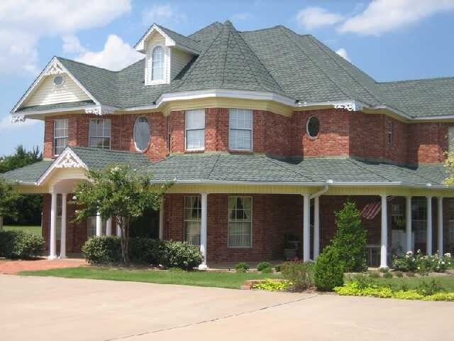 Primary Photo - 4940 Victoria Pl