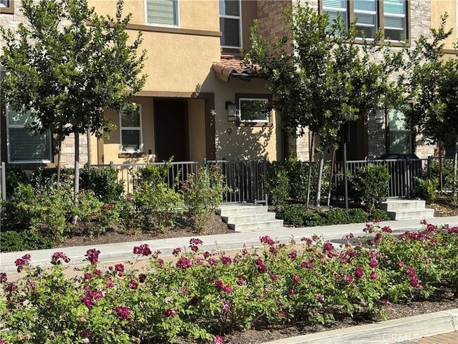 Photo - 9 Sanctuary Ln Townhome