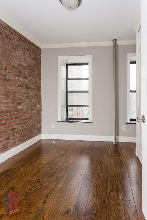 Building Photo - 314 E 106th St