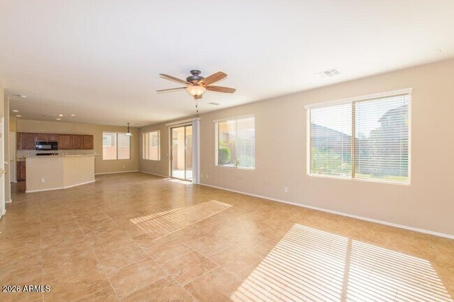 Foto del edificio - 44023 W Bailey Dr