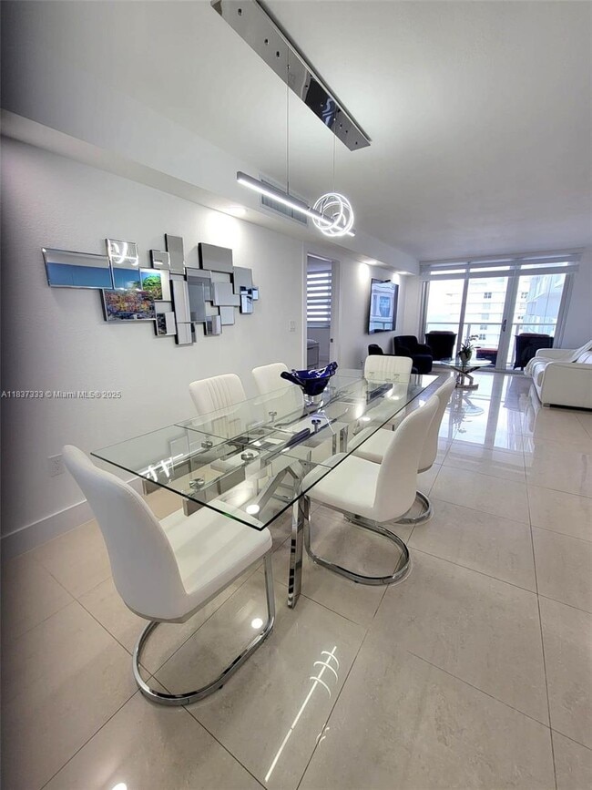 Building Photo - 5701 Collins Ave