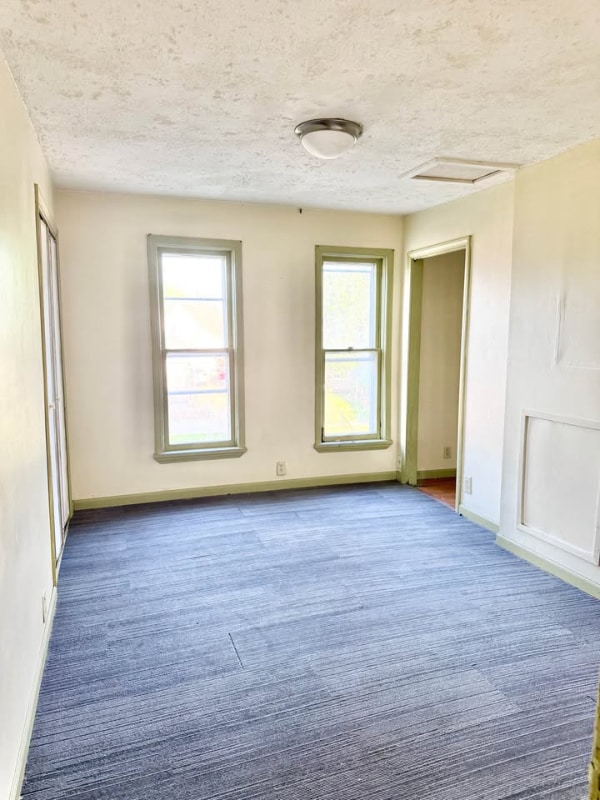 Building Photo - 528 N 1st St