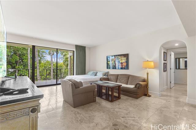 Building Photo - 4999 Kahala Ave