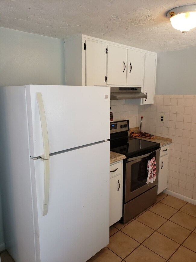 Building Photo - 2/1.5 in Beverly Hills!!!