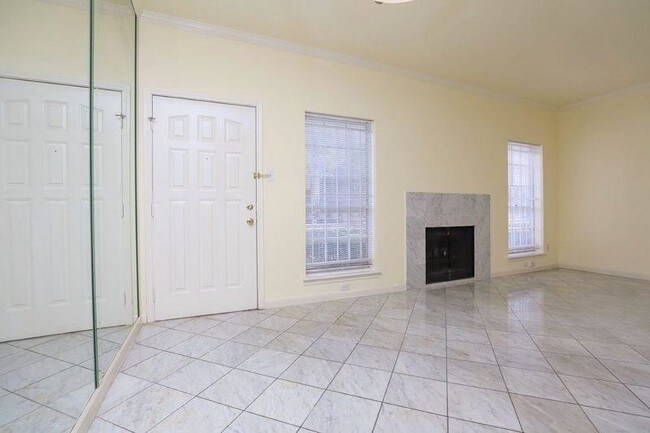 Foto del edificio - 7299 Regency Square Ct