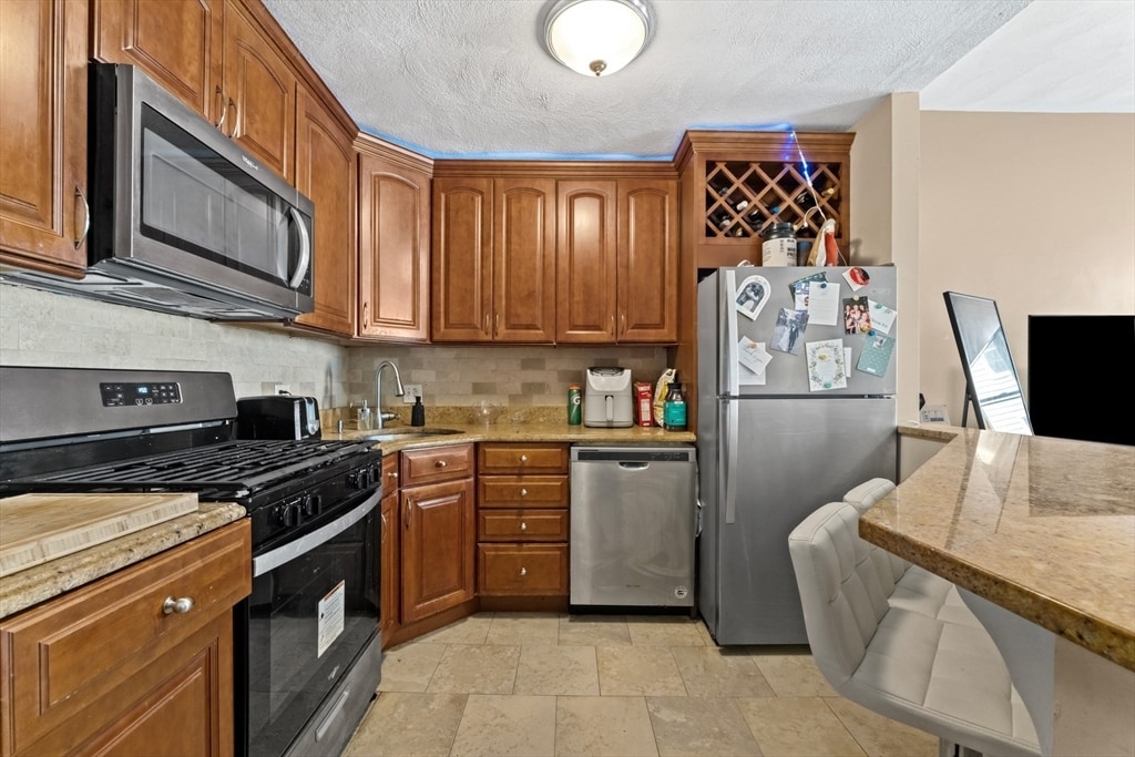 Primary Photo - 183 W 8th St