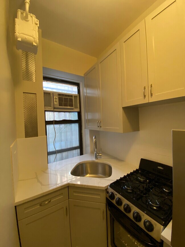 Foto del edificio - 446 E 78th St
