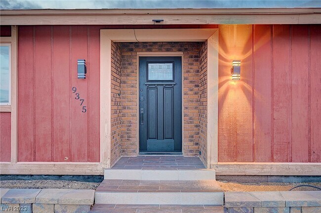 Building Photo - 9375 S Tenaya Way