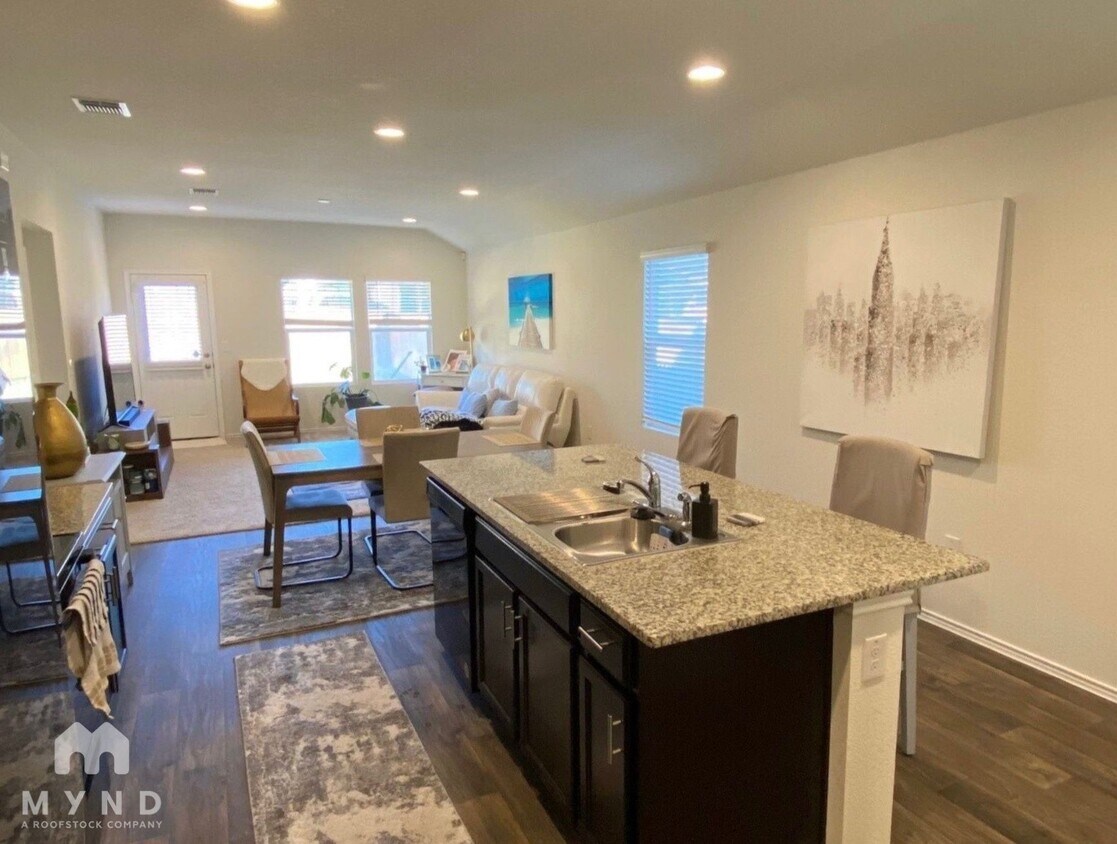 Foto principal - 14926 Talus Rd