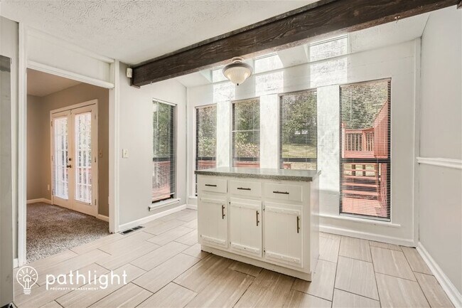Foto del edificio - 1935 Oakleaf Court