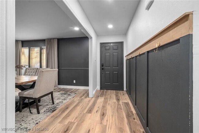 Building Photo - 3021 S 96th St