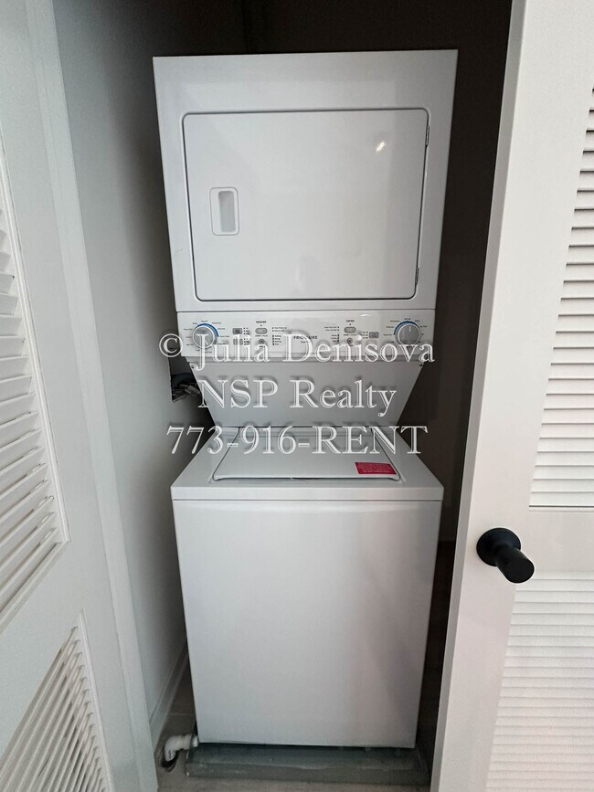 Foto del edificio - 3207 N Narragansett Ave