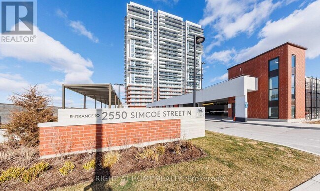 Photo du bâtiment - 2550 Simcoe St N