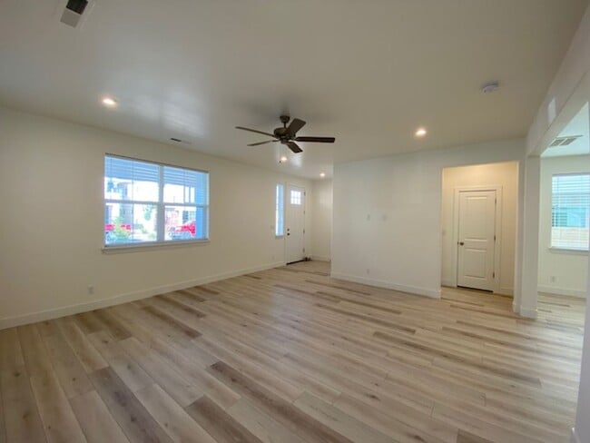 Building Photo - BRAND NEW HOME IN DESERT COLOR