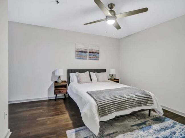 Foto del edificio - 1555 Elm St