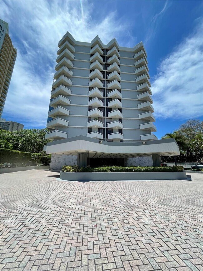 Building Photo - 2501 Brickell Ave