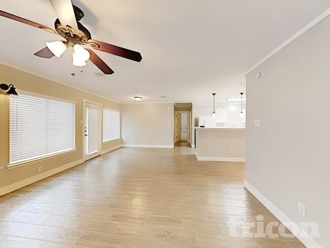 Building Photo - 21880 Silver Oak Ct