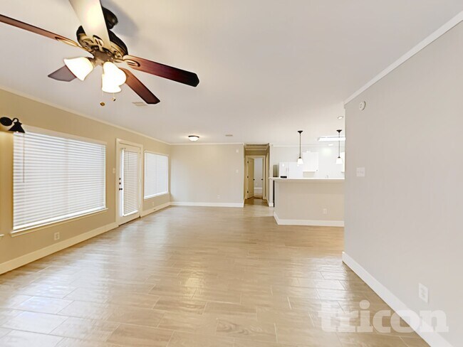 Foto del edificio - 21880 Silver Oak Ct