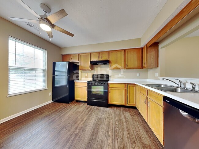 Foto del edificio - 936 Hathaway Dr