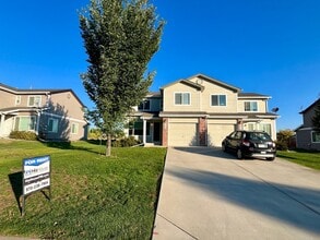 Building Photo - 3115 Swan Point Dr