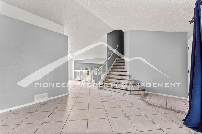 Building Photo - 8550 Van Gordon Ct