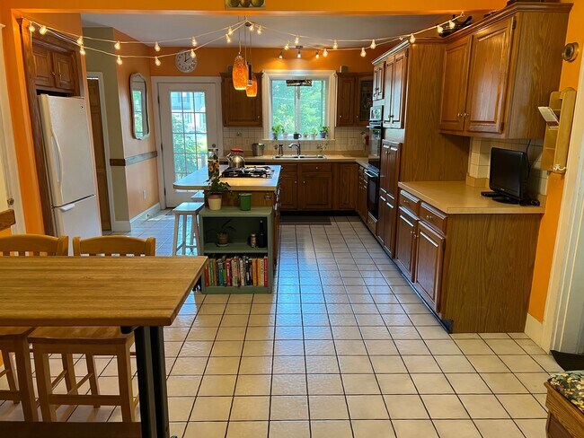 Eat In Kitchen - 240 Pleasant Ave