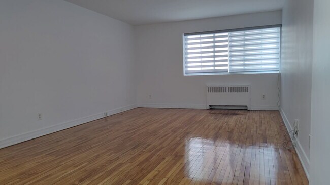 Photo du bâtiment - 5505 Rue Dudemaine