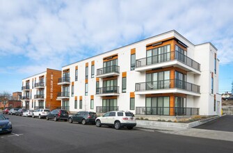 Building Photo - 1310 W College Ave
