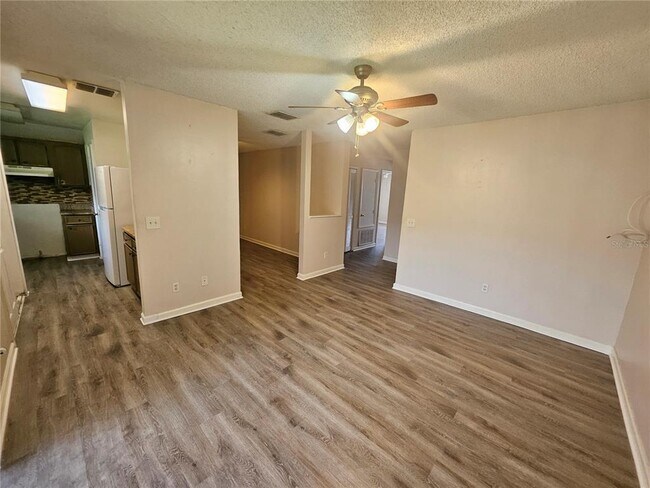 Foto del edificio - 4136 Pershing Pointe Pl