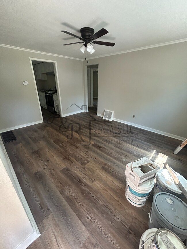 Foto del edificio - 484 Fieldcrest Dr